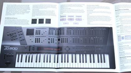 Roland-JD-800 foldout and TR-505 leaflets